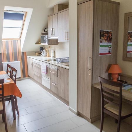 Azur Haz Gyoengyvirag Apartman ชาร์วาร์ ภายนอก รูปภาพ